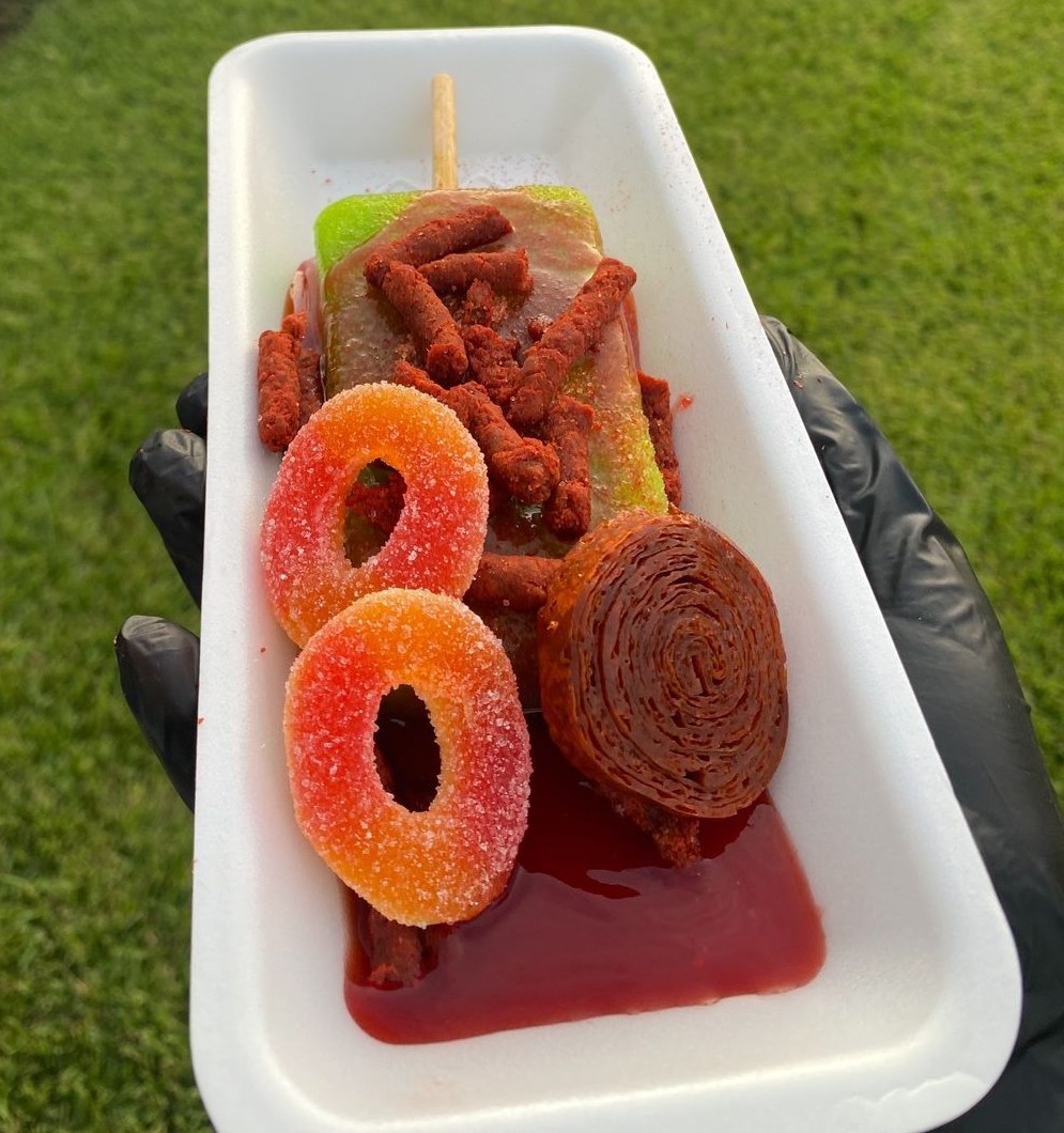 Barra de Paletas Preparadas con chamoy y dulces